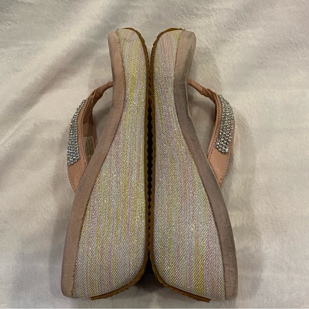 Volatile Rhinestone Strap Pink-Beige Wedge Heel Thong Sandals FlipFlops Sz 7 VGC - Picture 12 of 15